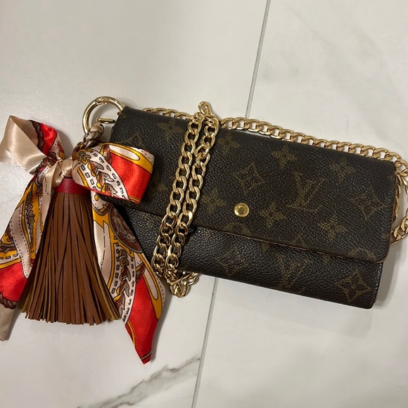 Authentic Louis Vuitton crossbody/WOC Wallet on Chain - Picture 5 of 14